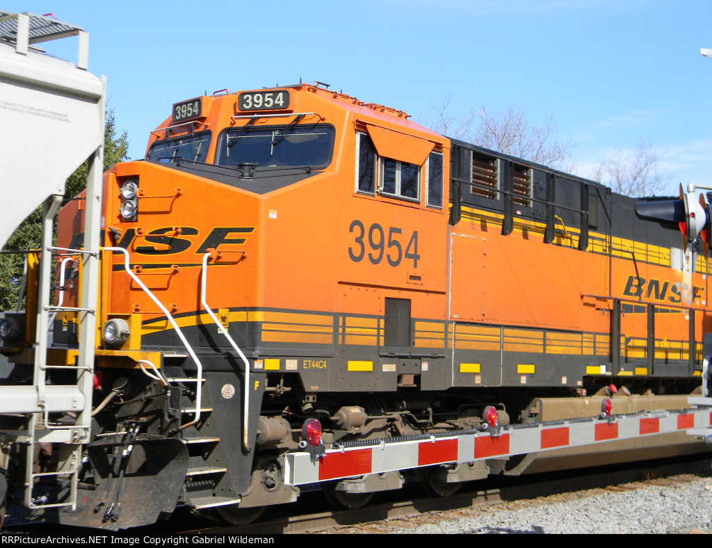 BNSF 3954 Nose 